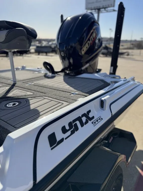 Slide: The Image of Bass Cat BASS CAT LYNX STS 2026 - 6
