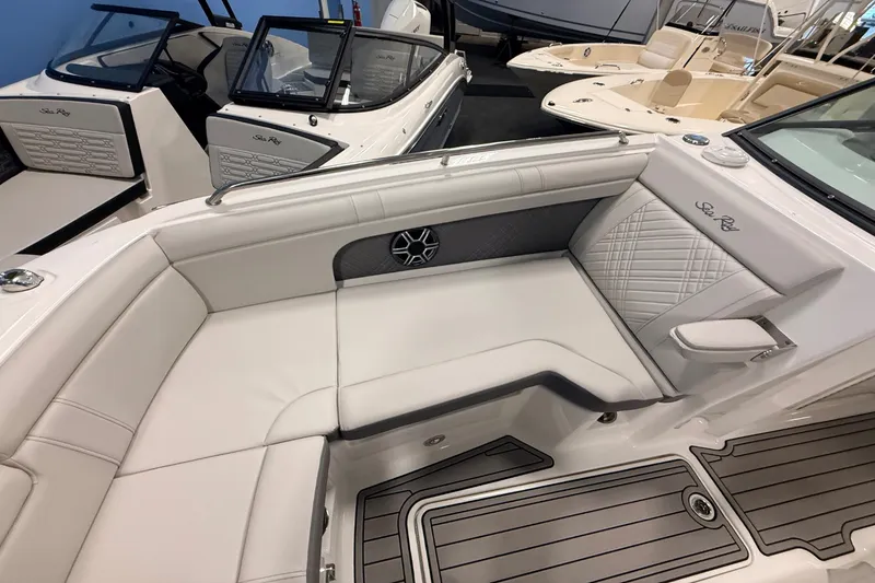 Slide: The Image of Sea Ray SDX 290 Outboard 2026 - 21