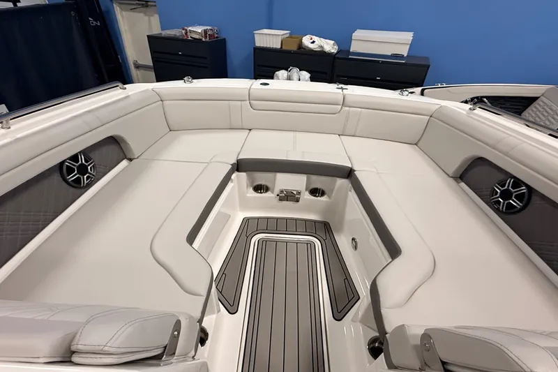 Slide: The Image of Sea Ray SDX 290 Outboard 2026 - 23