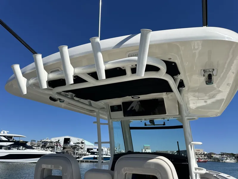Slide: The Image of Boston Whaler 330 Outrage 2026 - 26
