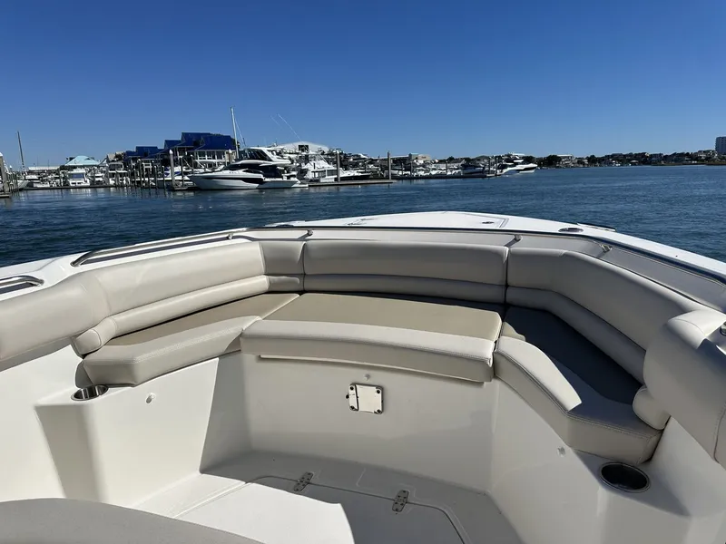 Slide: The Image of Boston Whaler 330 Outrage 2026 - 47