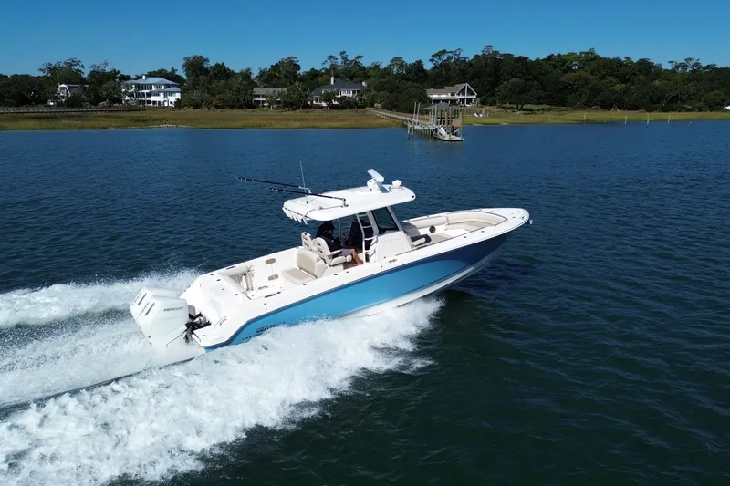 Slide: The Image of Boston Whaler 330 Outrage 2026 - 50