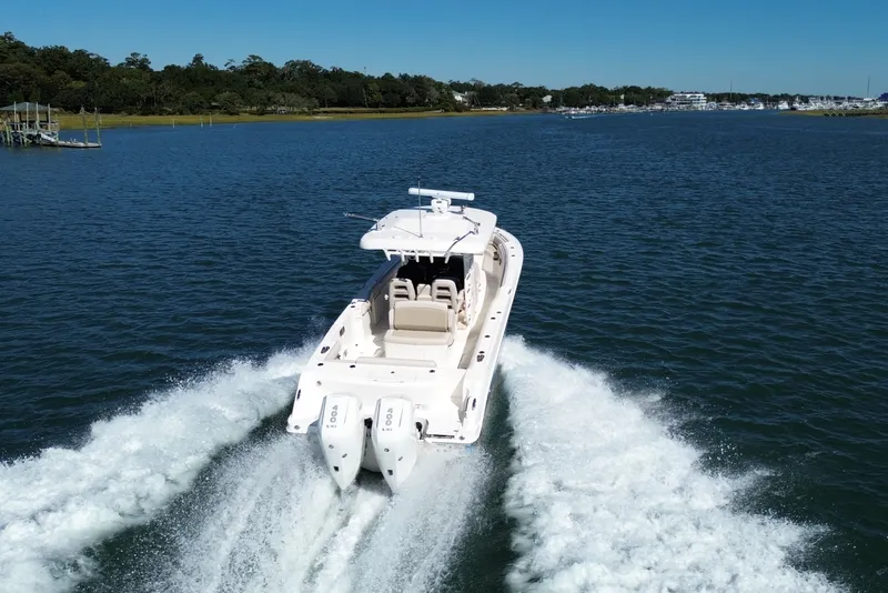 Slide: The Image of Boston Whaler 330 Outrage 2026 - 51