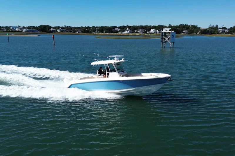 Slide: The Image of Boston Whaler 330 Outrage 2026 - 8