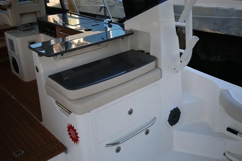 Slide: The Image of Boston Whaler 405 Conquest 2026 - 57