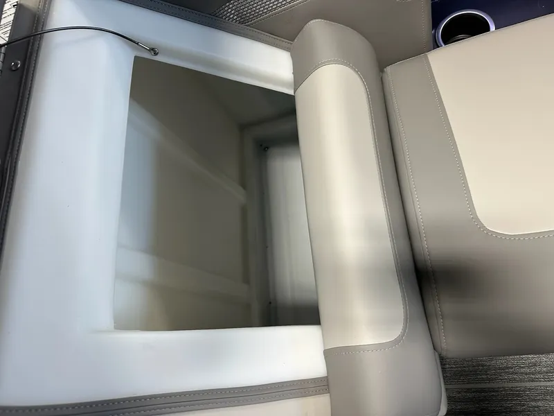 Slide: The Image of Premier 210 SUNSATION 2026 - 30