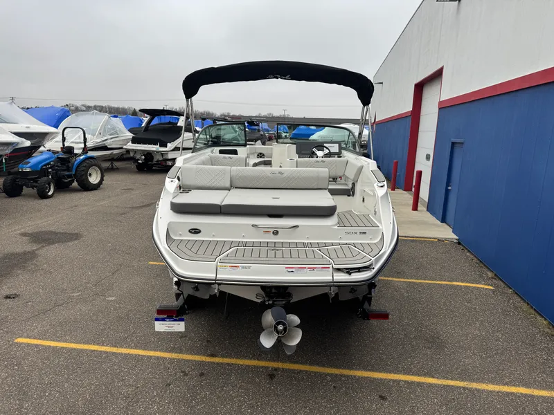 Slide: The Image of Sea Ray SDX 230 2026 - 3