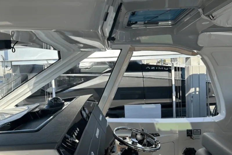 Slide: The Image of Boston Whaler 380 REALM 2024 - 20