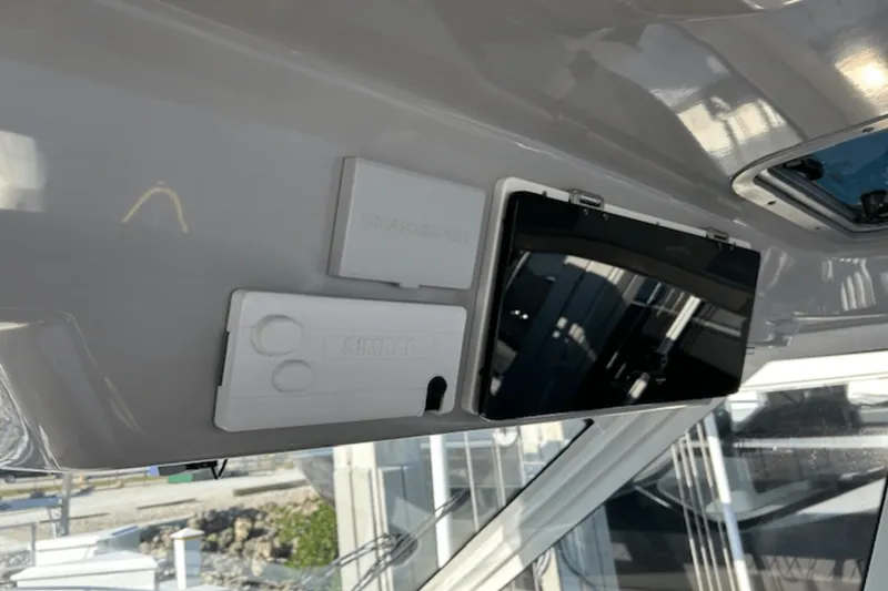 Slide: The Image of Boston Whaler 380 REALM 2024 - 21