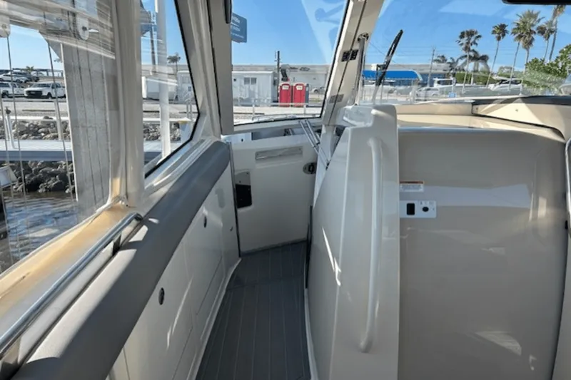 Slide: The Image of Boston Whaler 380 REALM 2024 - 23