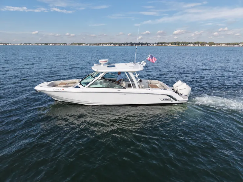 The Image of Boston Whaler 320 VANTAGE 2020 - 0