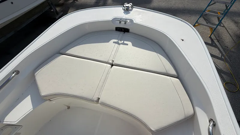 Slide: The Image of Boston Whaler 170 Montauk 2026 - 16