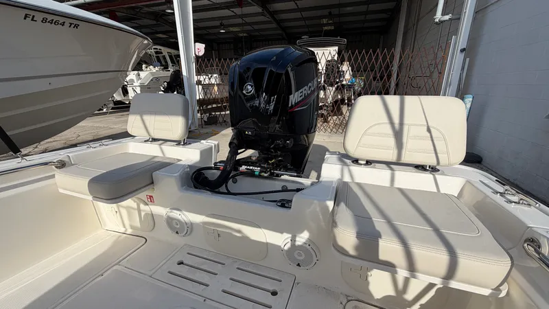 Slide: The Image of Boston Whaler 170 Montauk 2026 - 4
