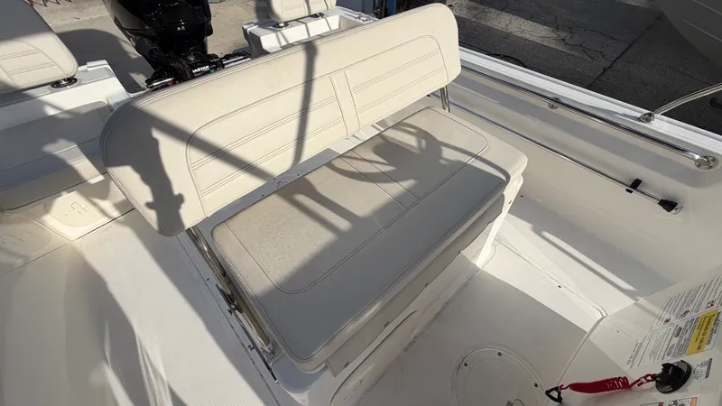 Slide: The Image of Boston Whaler 170 Montauk 2026 - 9