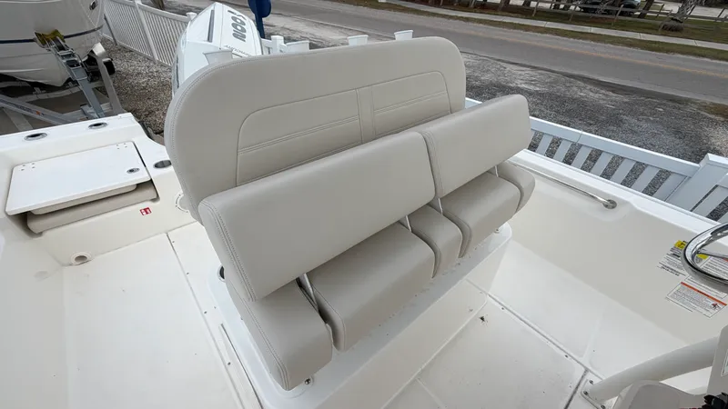 Slide: The Image of Boston Whaler 210 Montauk 2026 - 10
