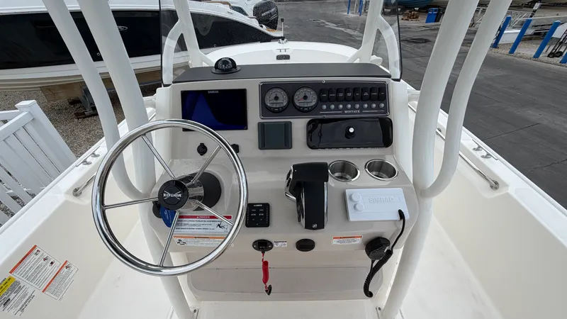 Slide: The Image of Boston Whaler 210 Montauk 2026 - 11