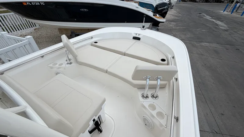 Slide: The Image of Boston Whaler 210 Montauk 2026 - 13