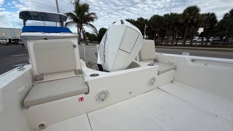 Slide: The Image of Boston Whaler 210 Montauk 2026 - 3