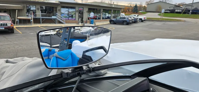 Slide: The Image of Malibu 23 LSV 2020 - 22