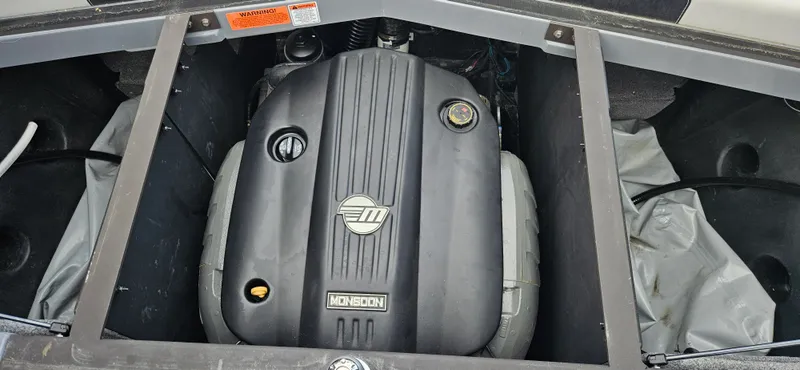 Slide: The Image of Malibu 23 LSV 2020 - 27