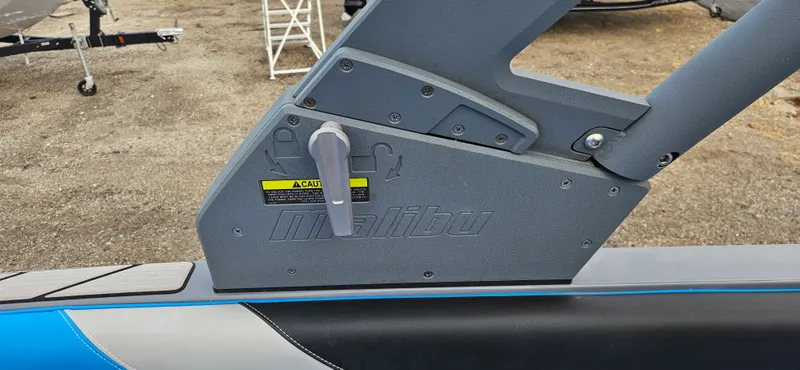 Slide: The Image of Malibu 23 LSV 2020 - 30