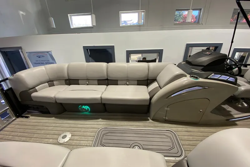 Slide: The Image of Ranger 2500LS 2023 - 20