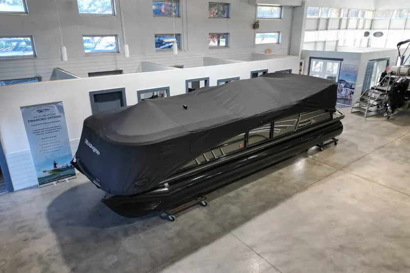 Slide: The Image of Ranger 2500LS 2023 - 22