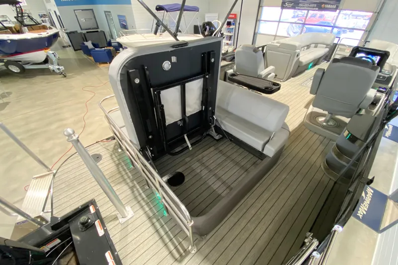 Slide: The Image of Ranger 2500LS 2023 - 7