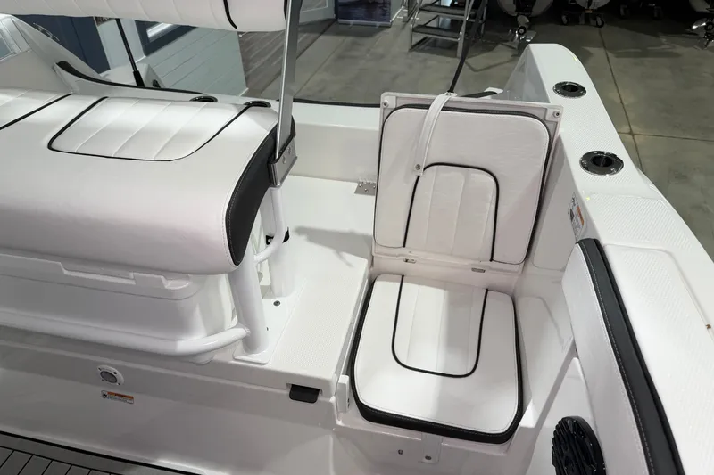 Slide: The Image of Yamaha 222 FSH Sport E 2026 - 10