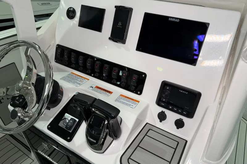 Slide: The Image of Yamaha 222 FSH Sport E 2026 - 15