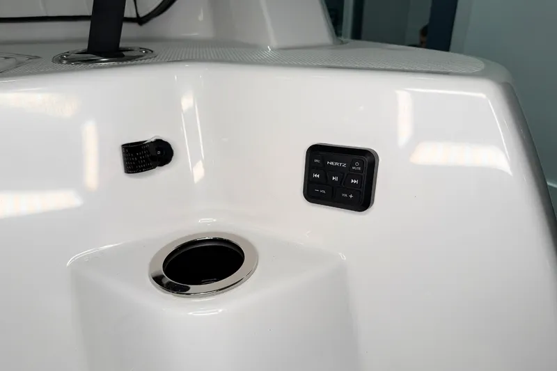 Slide: The Image of Yamaha 222 FSH Sport E 2026 - 7