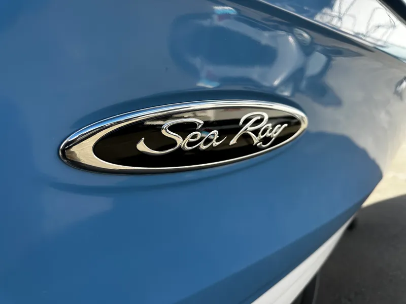 Slide: The Image of Sea Ray 210 SPX-OB 2023 - 3