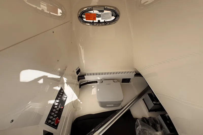 Slide: The Image of Boston Whaler 230 Outrage 2025 - 20