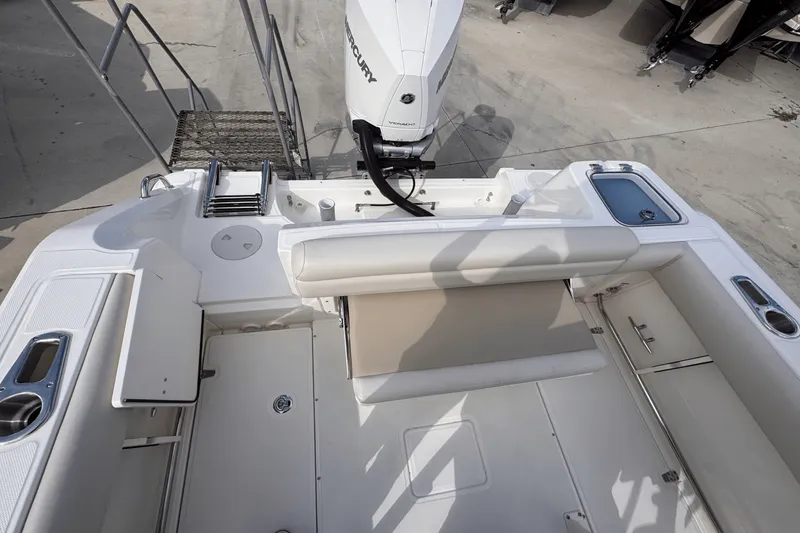 Slide: The Image of Boston Whaler 230 Outrage 2025 - 7