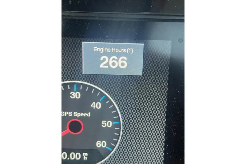 Slide: The Image of Scout 235 XSF 2019 - 10