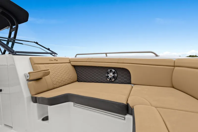 Slide: The Image of Sea Ray 290 SDX OUTBOARD 2022 - 17