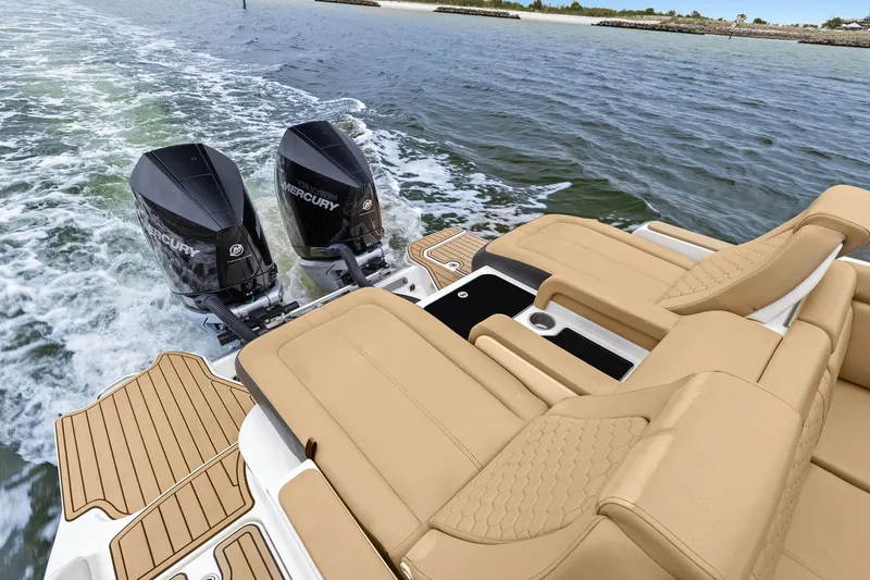 Slide: The Image of Sea Ray 290 SDX OUTBOARD 2022 - 21