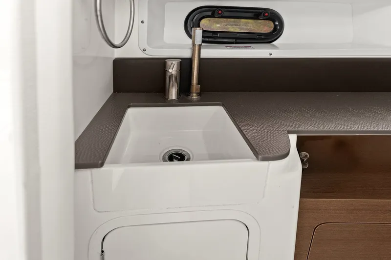 Slide: The Image of Sea Ray 290 SDX OUTBOARD 2022 - 27