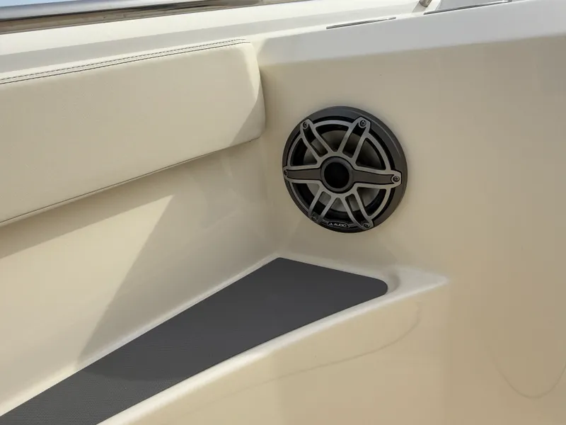 Slide: The Image of Scout 288 LXF 2026 - 15