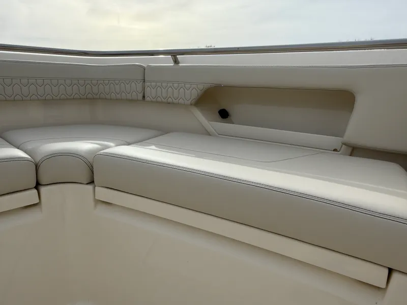 Slide: The Image of Scout 288 LXF 2026 - 17