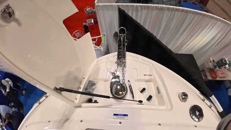 Slide: The Image of Sea Ray SLX 310 Outboard 2026 - 28