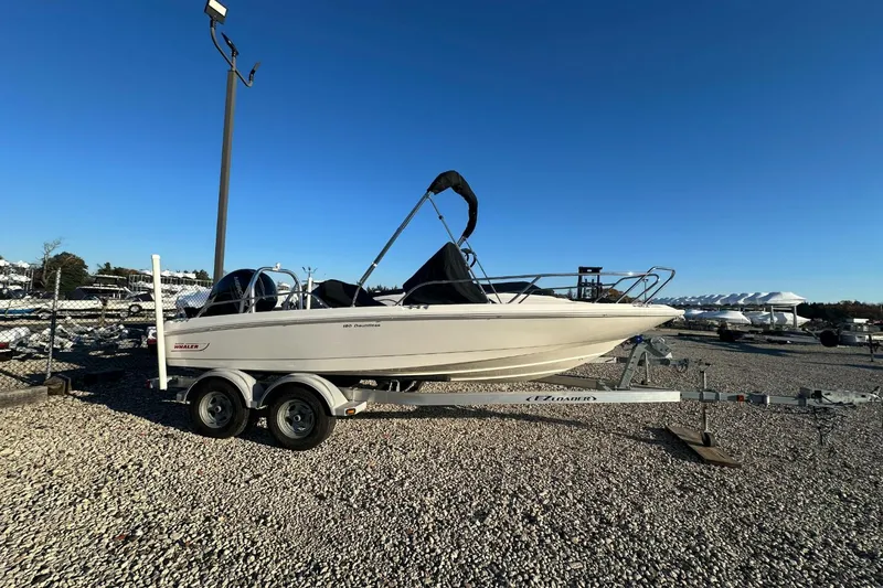Slide: The Image of Boston Whaler 180 DAUNTLESS 2019 - 0