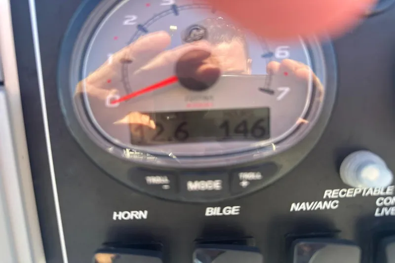 Slide: The Image of Boston Whaler 180 DAUNTLESS 2019 - 16