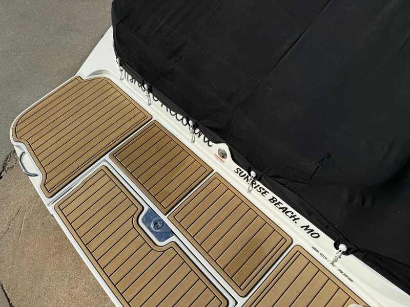 Slide: The Image of Sea Ray 270 SD 2023 - 13