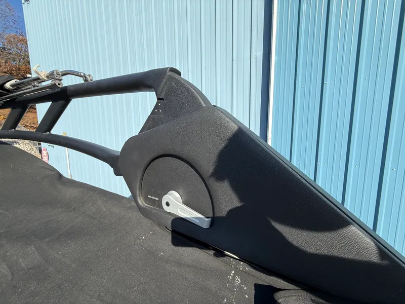 Slide: The Image of Sea Ray 270 SD 2023 - 16