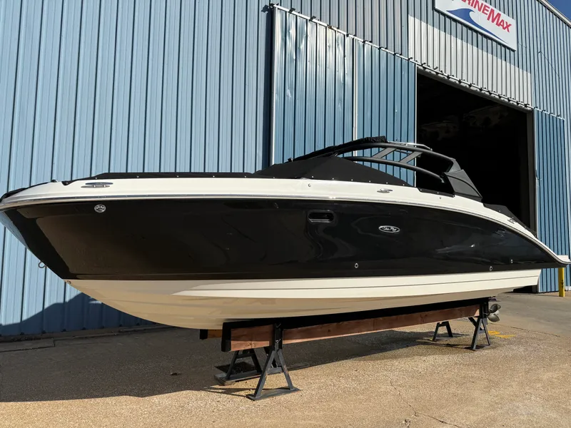 Slide: The Image of Sea Ray 270 SD 2023 - 3