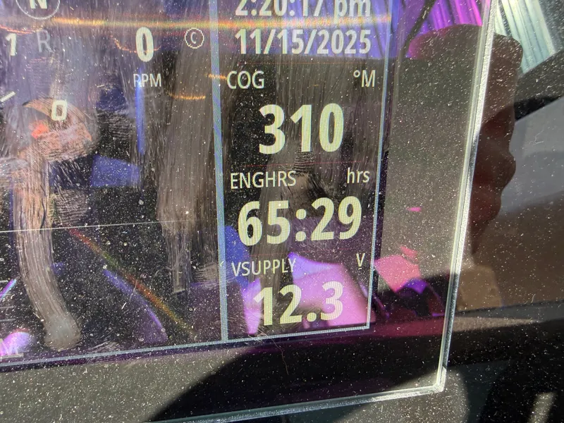 Slide: The Image of Sea Ray 270 SD 2023 - 31