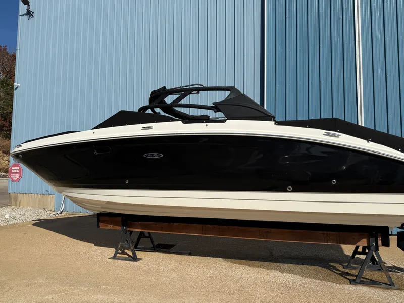 Slide: The Image of Sea Ray 270 SD 2023 - 4