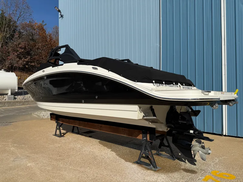 Slide: The Image of Sea Ray 270 SD 2023 - 5