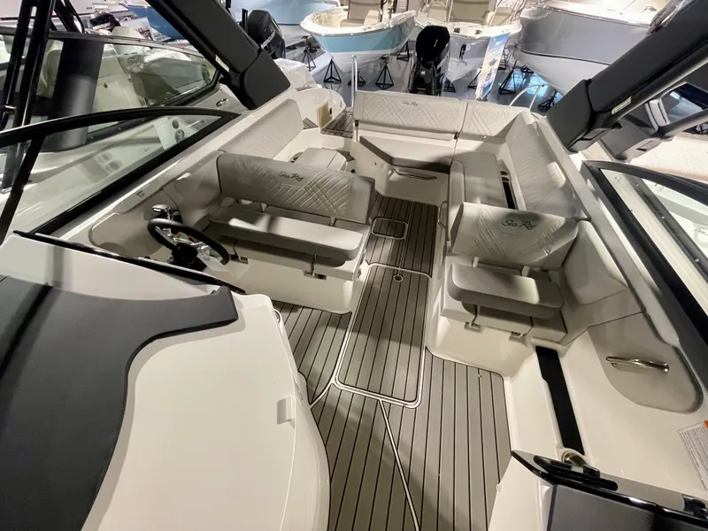 Slide: The Image of Sea Ray SDX 270 Outboard 2026 - 13